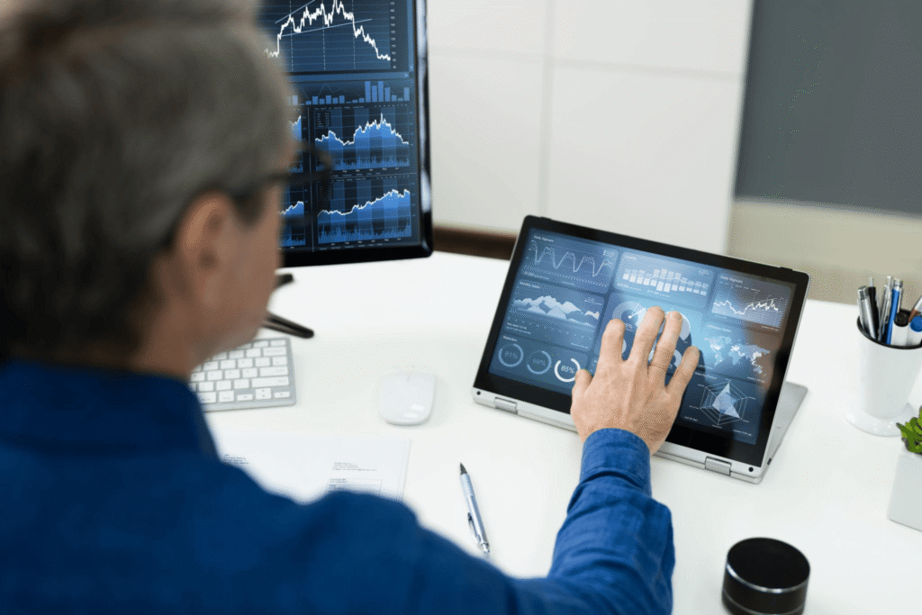 How Data Analytics Helps Businesses Make Better Decisions